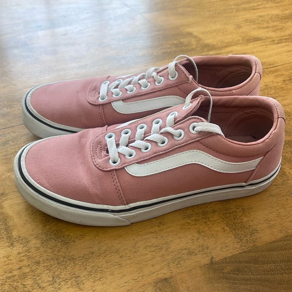VANS salmon and white